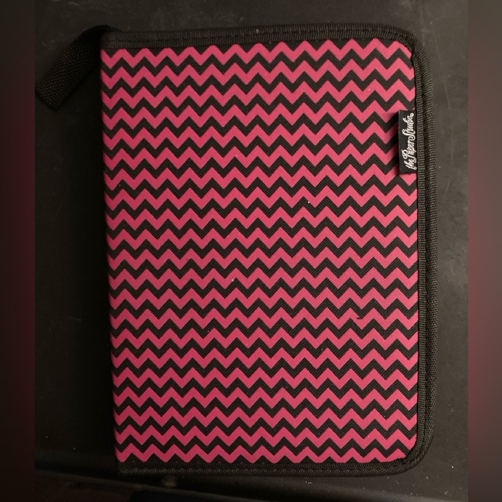 Paper Studio folder for embossing folders with 12 embossing of various sizes